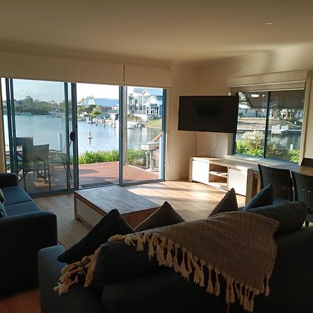 Captains Cove Resort - Waterfront Apartments Paynesville Kültér fotó