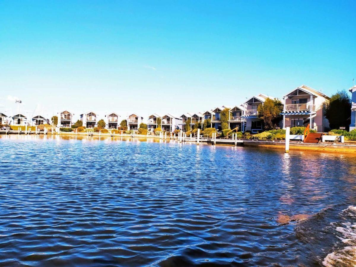 Captains Cove Resort - Waterfront Apartments Paynesville Kültér fotó