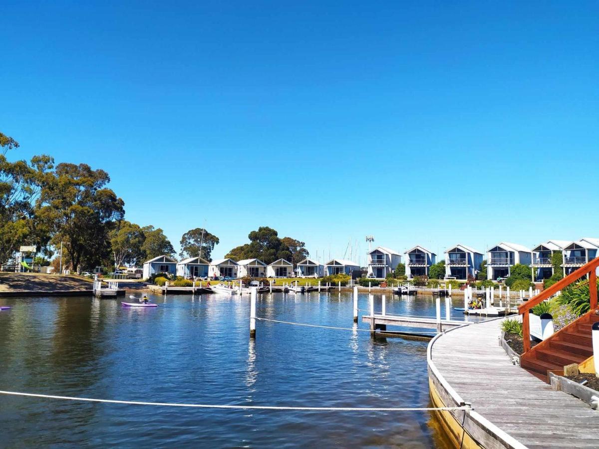 Captains Cove Resort - Waterfront Apartments Paynesville Kültér fotó