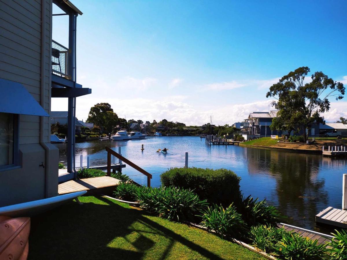 Captains Cove Resort - Waterfront Apartments Paynesville Kültér fotó