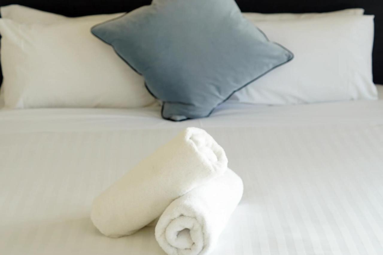 Captains Cove Resort - Waterfront Apartments Paynesville Kültér fotó