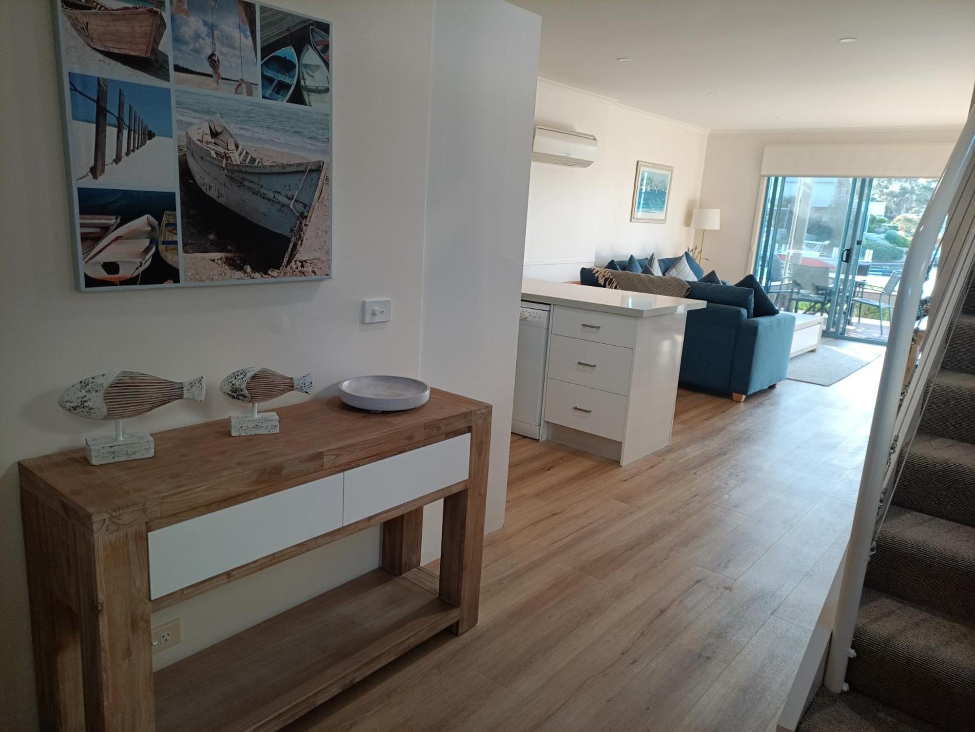 Captains Cove Resort - Waterfront Apartments Paynesville Kültér fotó
